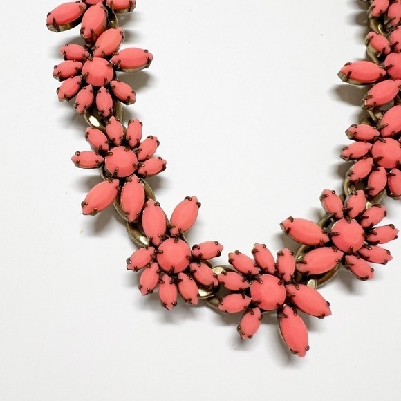 J Crew Womens Bright Pink Coral Floral Stoned Matte Gold Plated Brass Necklace - Picture 4 of 6